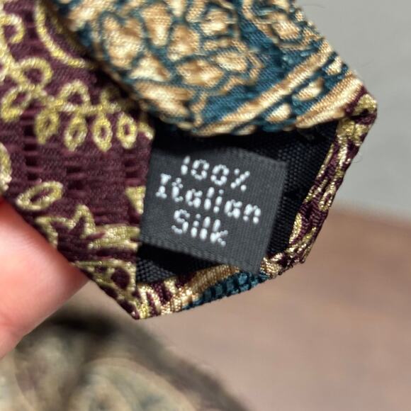 Bugatti Men's Green Red Paisley Patterned Italian Silk Necktie - Picture 3 of 3